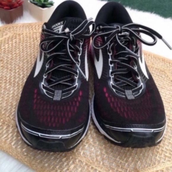 Brooks Ghost 10 Black and Pink - Picture 6 of 16